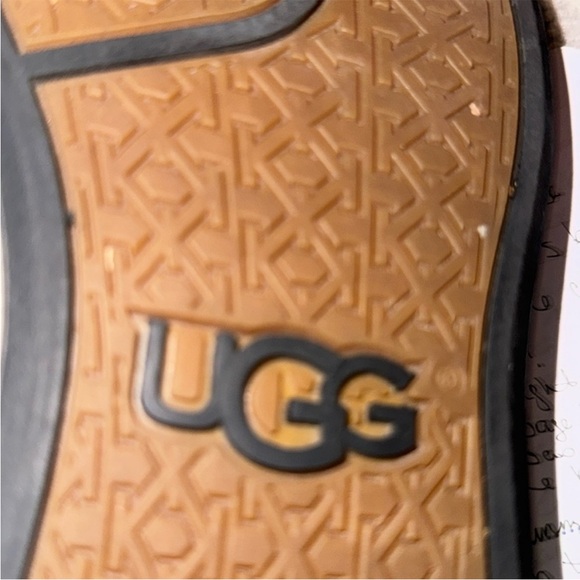 Ugg Whitfield Men's Black Suede  
 Loafers with slip proof sole size 9 - Picture 5 of 7